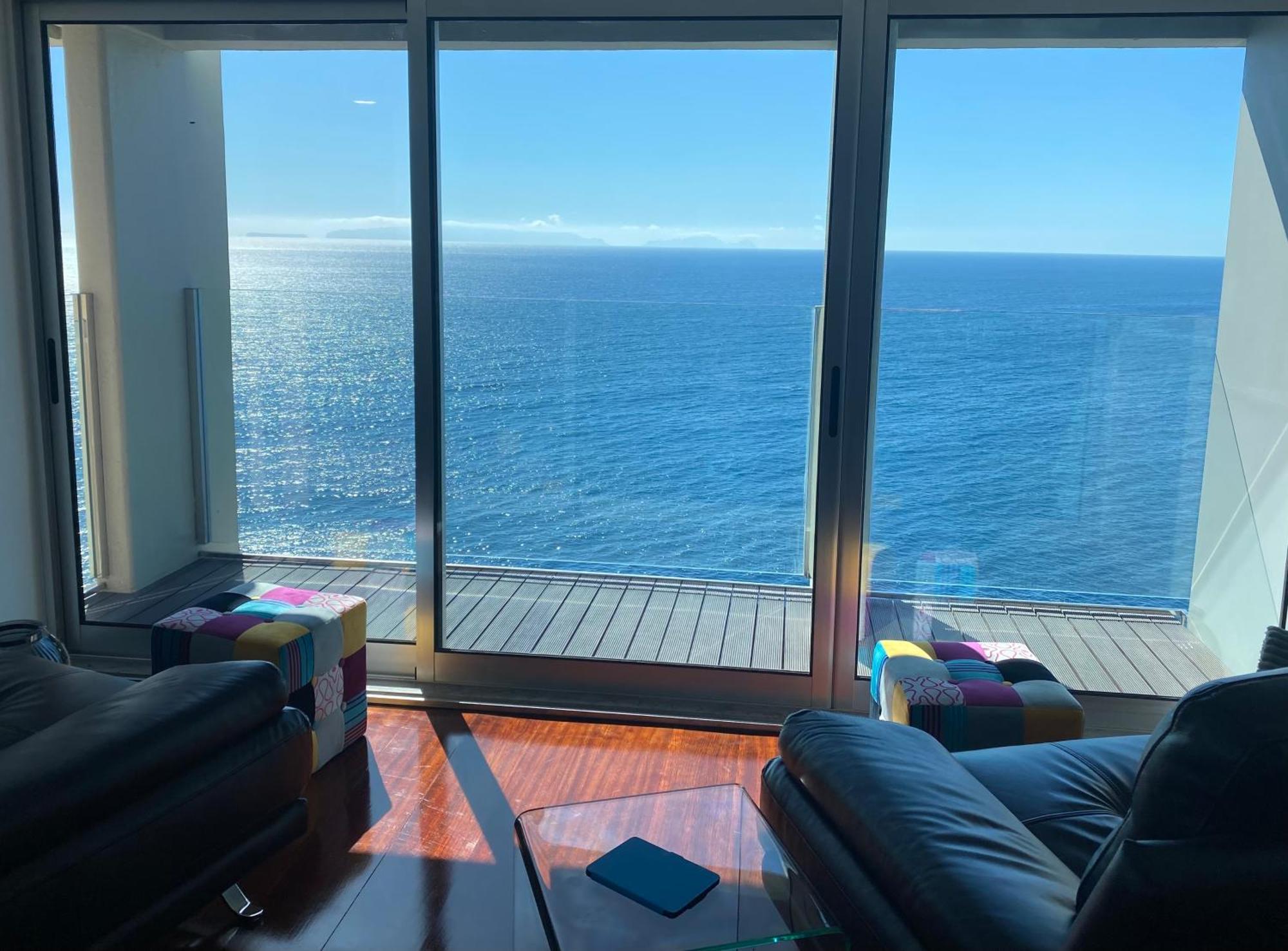 Luxurious Penthouse Direct At Sea *
